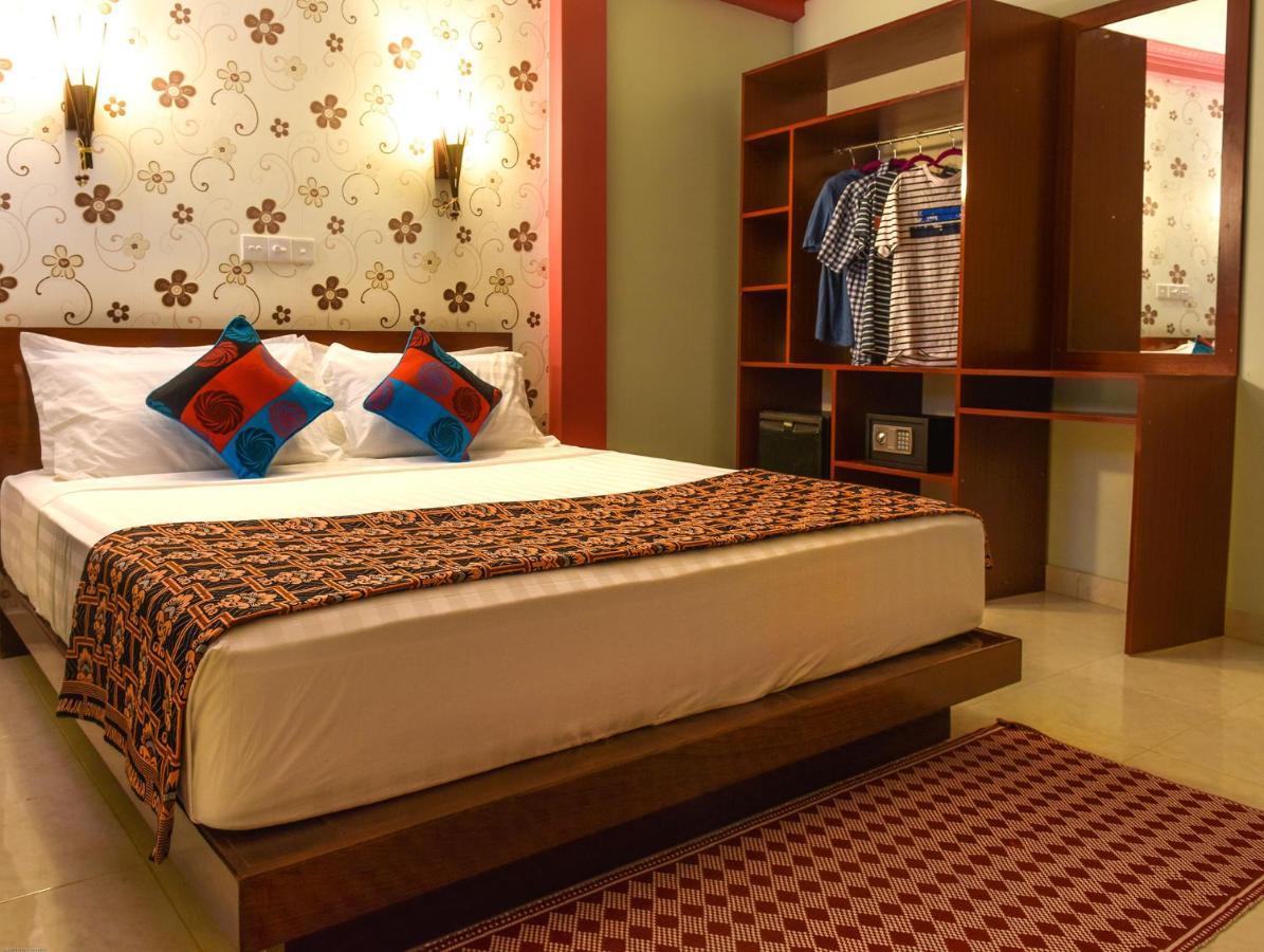 Surfretreat Otel Bodufolhudhoo Dış mekan fotoğraf